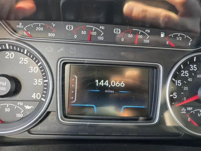 2022 International MV - image 9