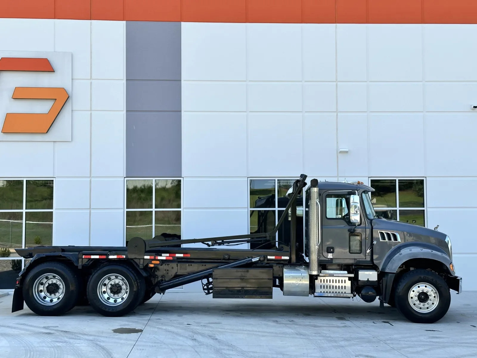 2017 Mack Granite in Greer, SC — photo 3