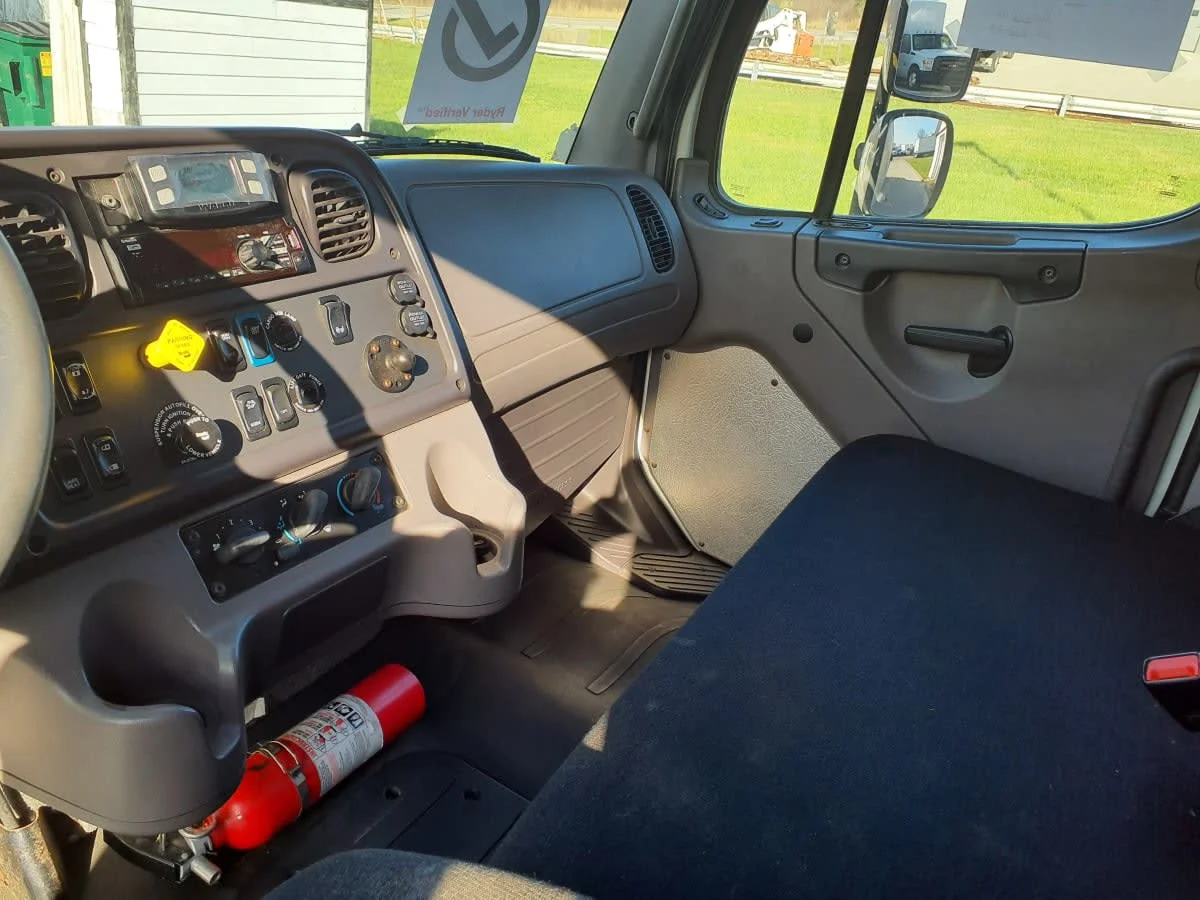 2019 Freightliner M2 106 in O'fallon, MO — photo 7