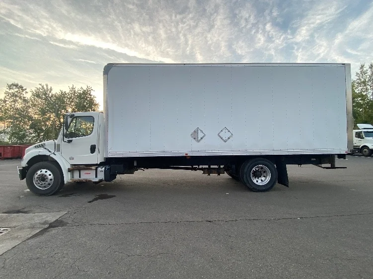 2021 Freightliner eM2 in Binghamton, NY — photo 4