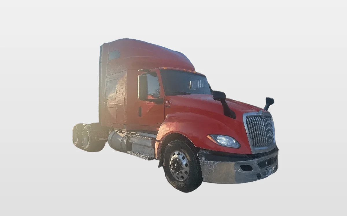 2021 International LT - image 1