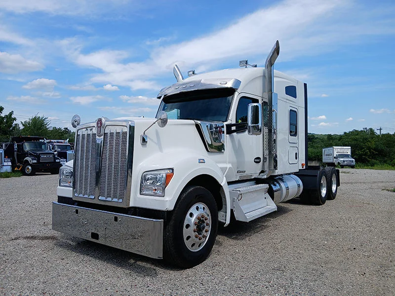2022 Kenworth W990