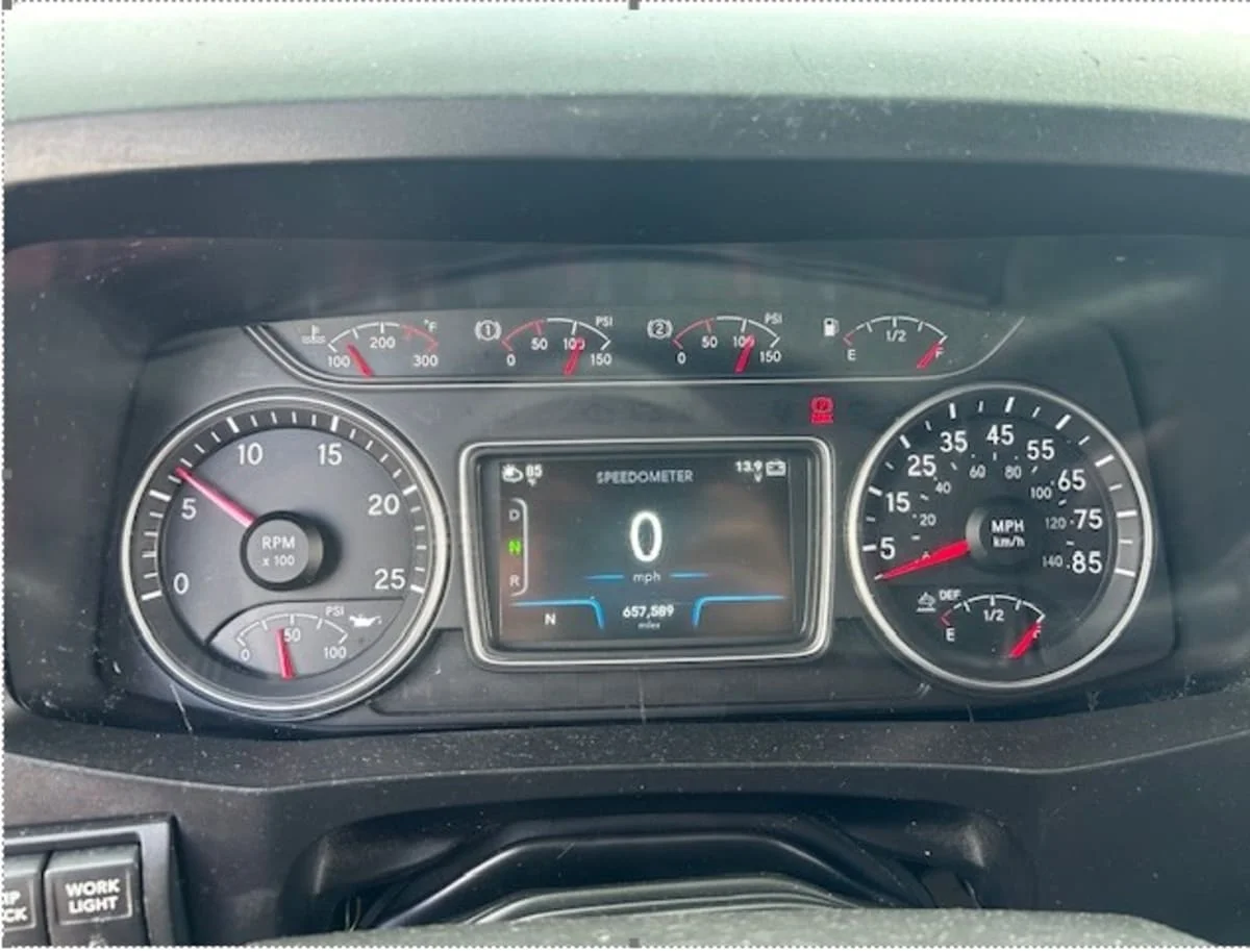 2020 International LT in Allentown, PA — photo 11
