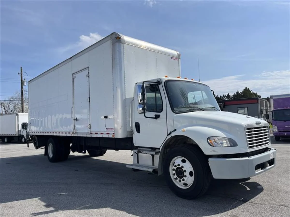 2018 Freightliner M2 106 - image 3