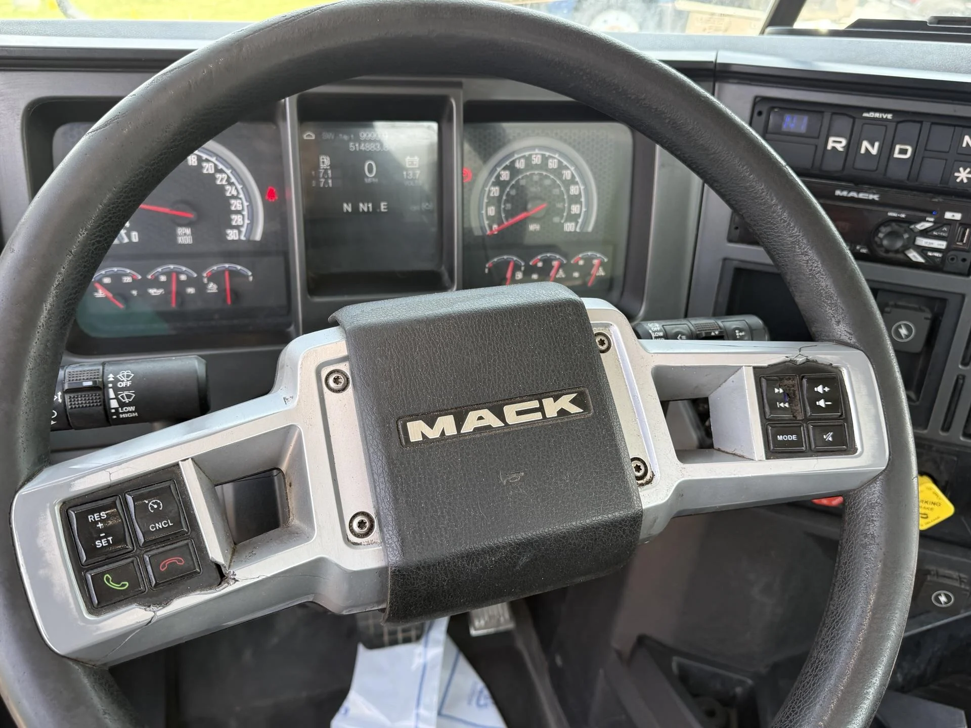 2020 Mack Anthem in Quincy, IL — photo 14