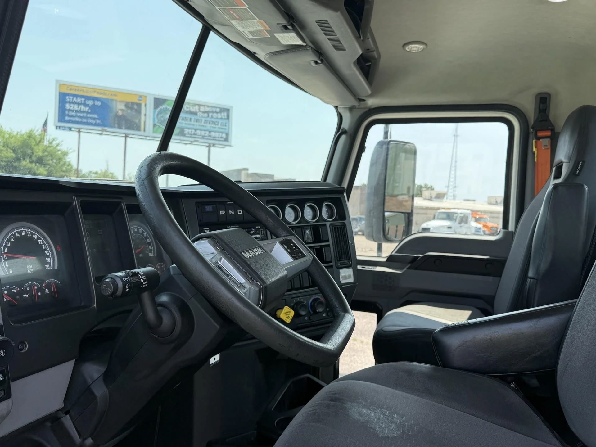 2020 Mack Anthem in Quincy, IL — photo 13