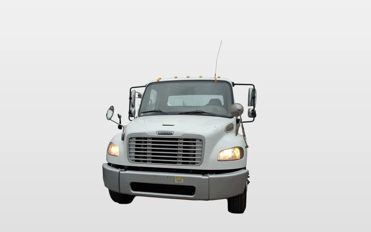2019 Freightliner M2 106 - image 1