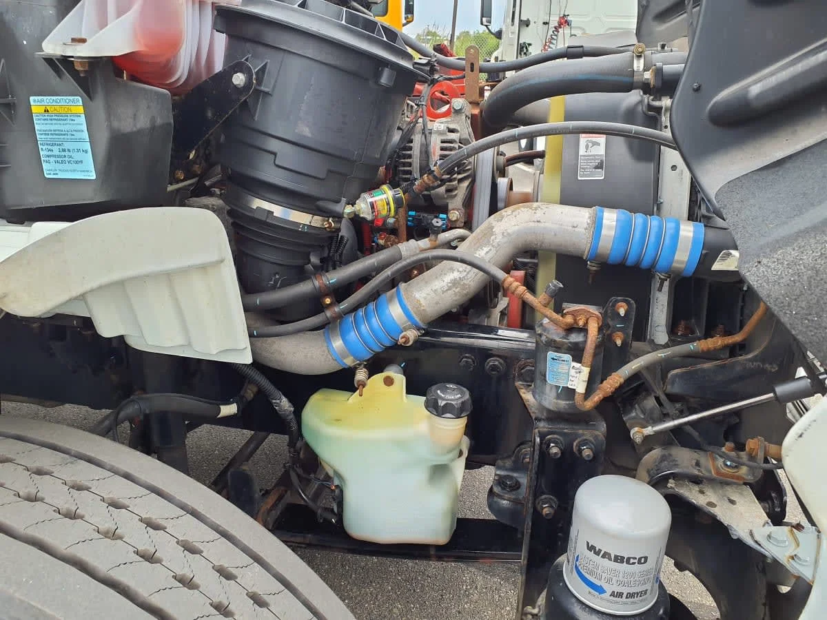 2020 Freightliner M2 106 in Oak Creek, WI — photo 11