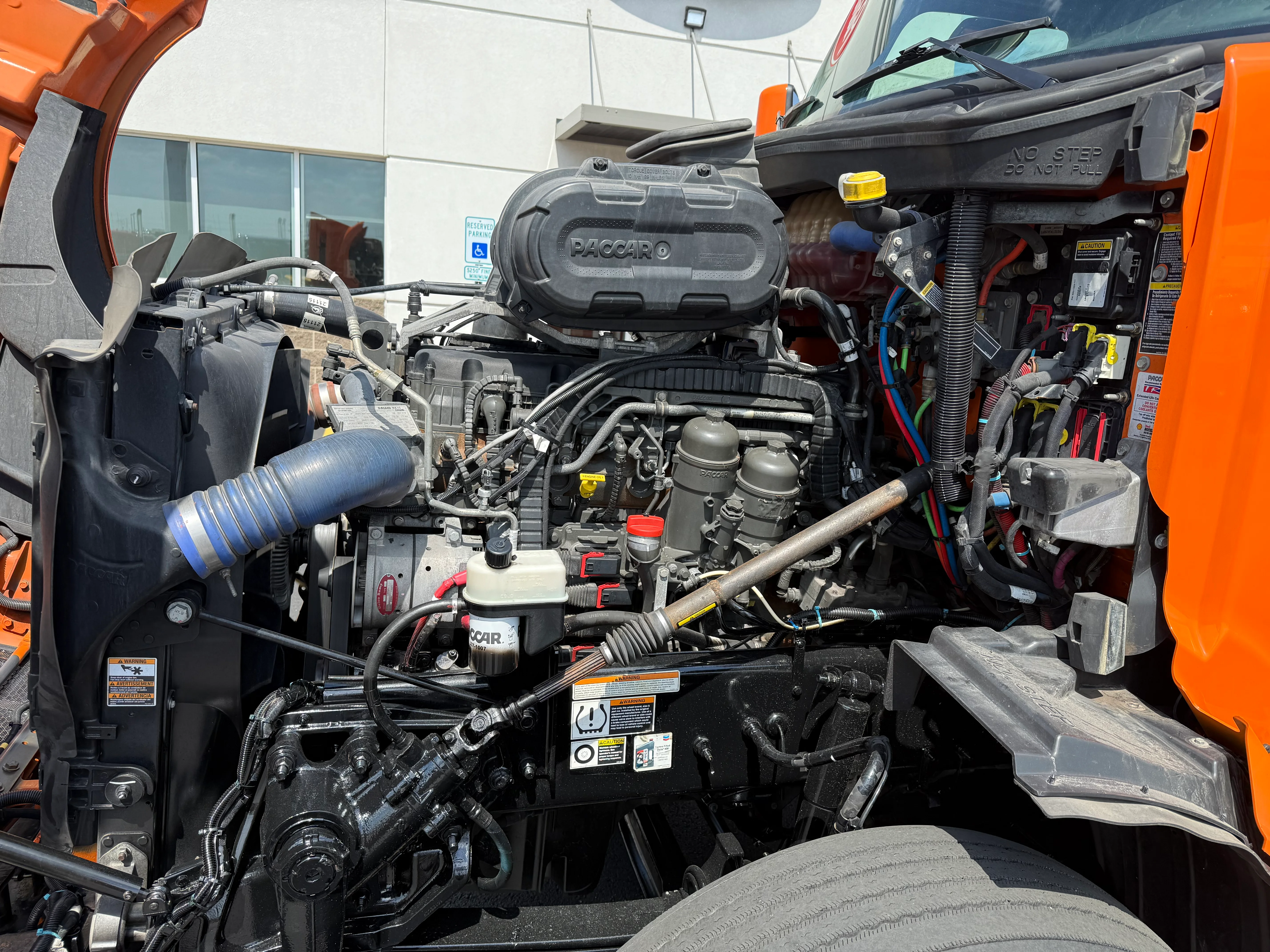 2023 Peterbilt 579 in Cincinnati, OH — photo 8
