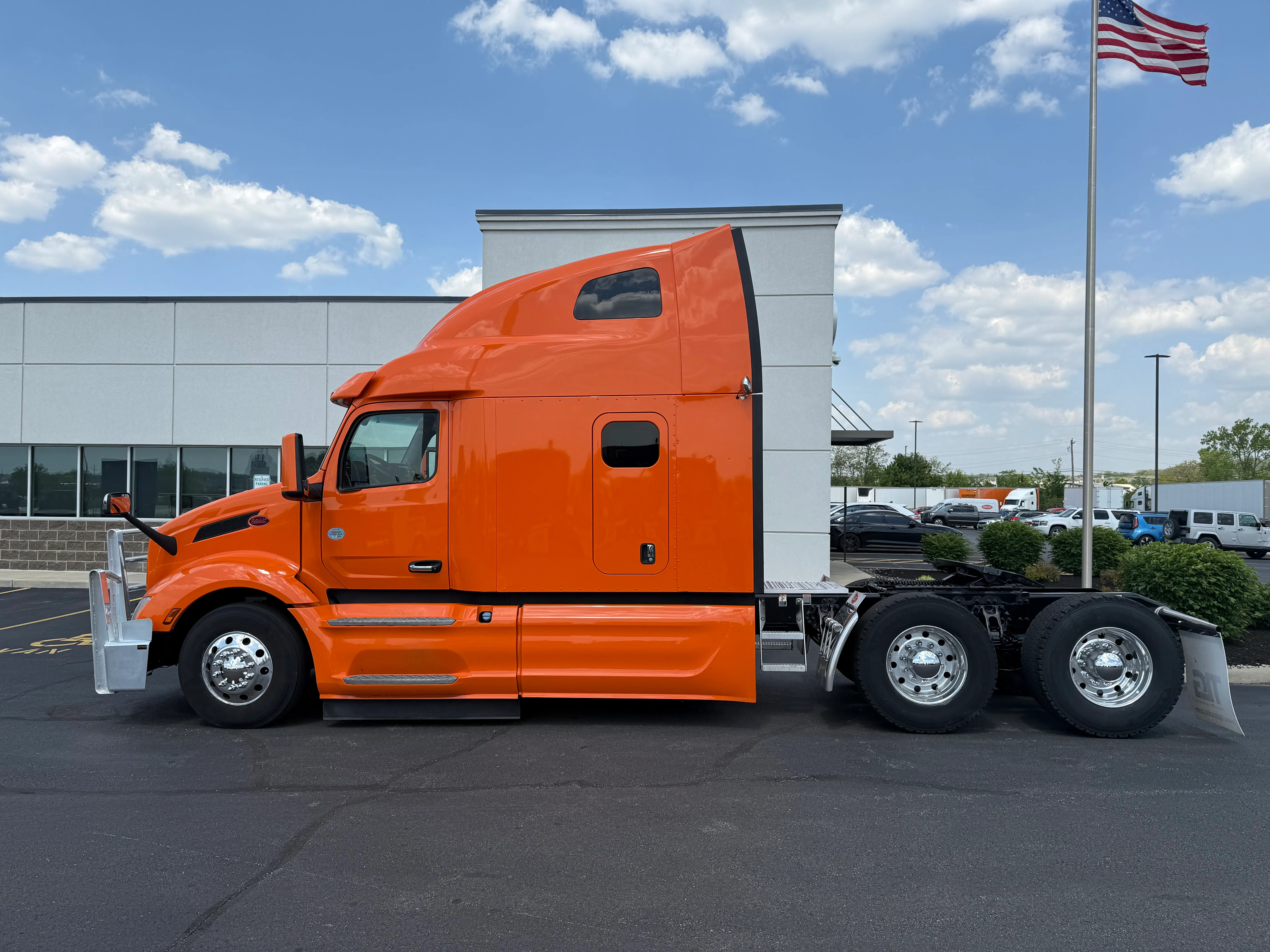2023 Peterbilt 579 in Cincinnati, OH — photo 2