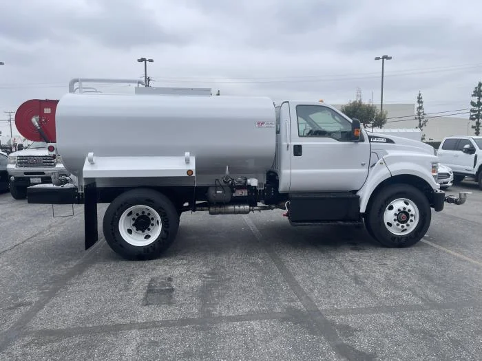 2027 Ford F-750 — photo 7