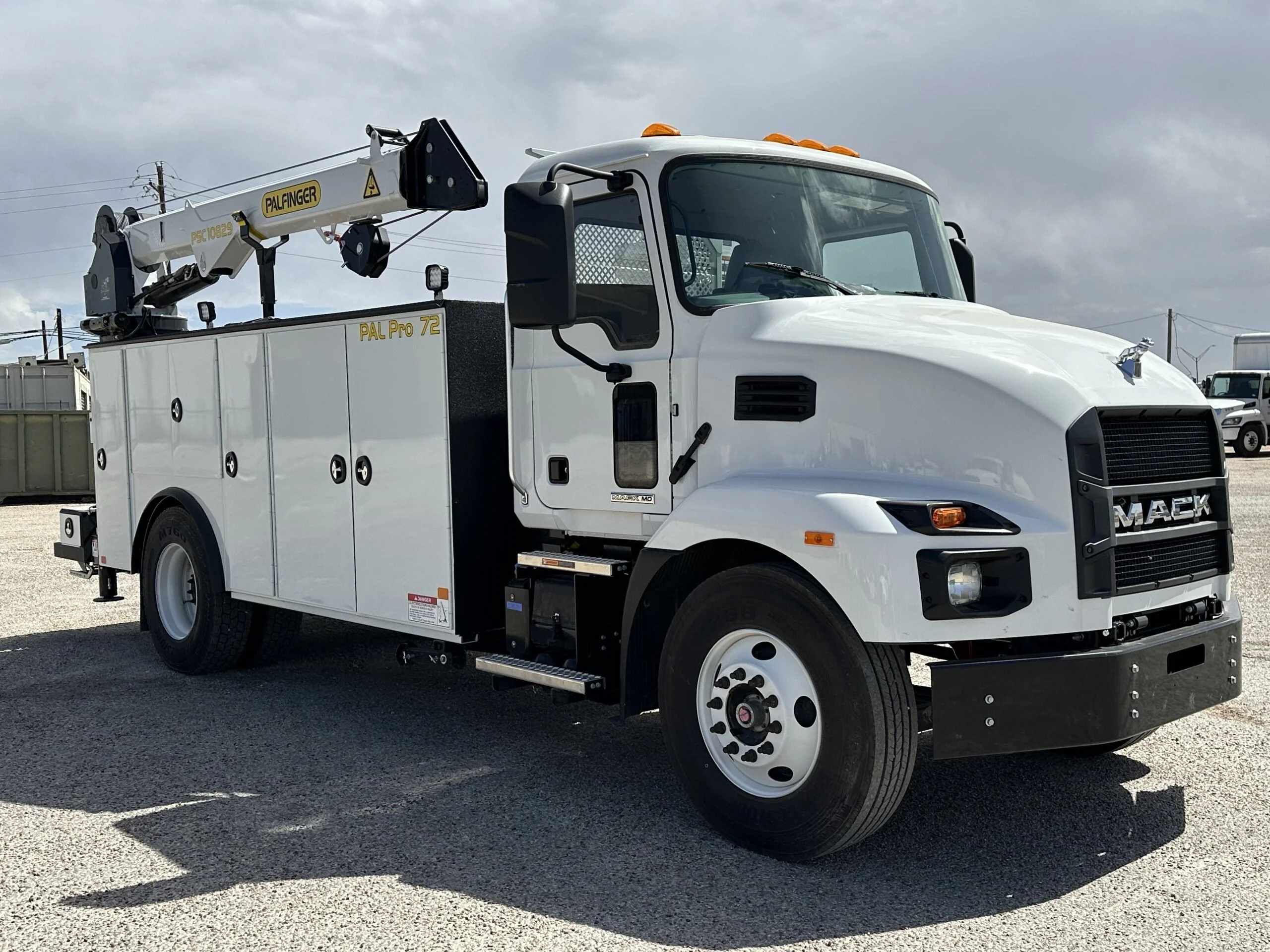 2025 Mack MD in Lubbock, TX — photo 2