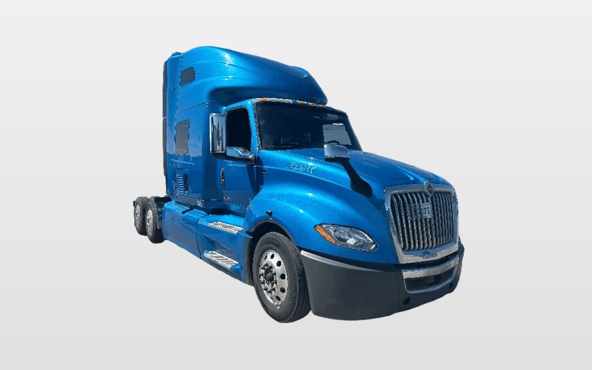 2021 International LT - image 1