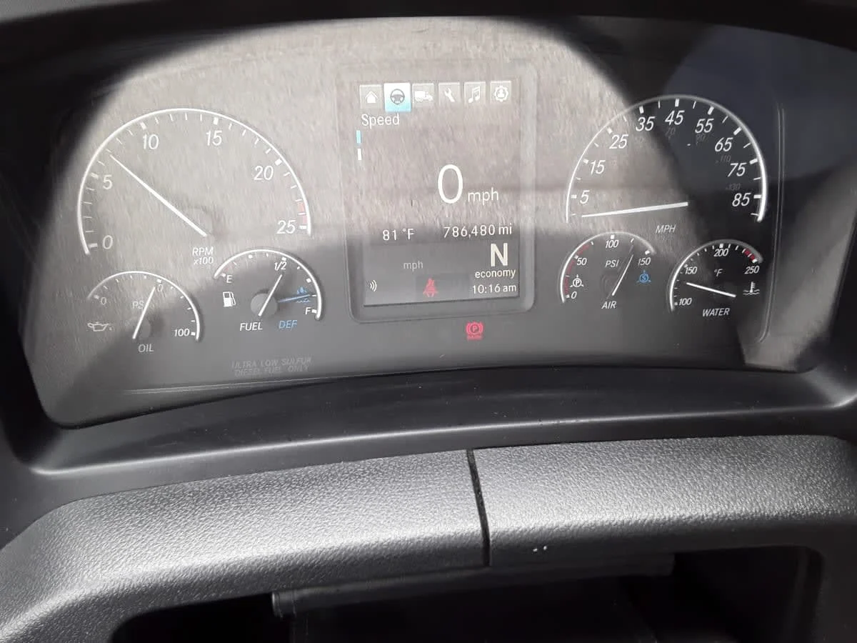2023 Freightliner Cascadia in Allentown, PA — photo 10