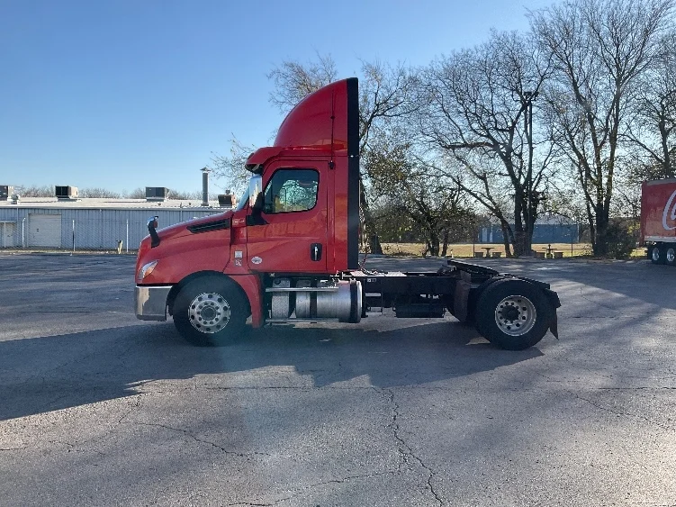 2019 Freightliner Cascadia in Oklahoma City, OK — photo 4