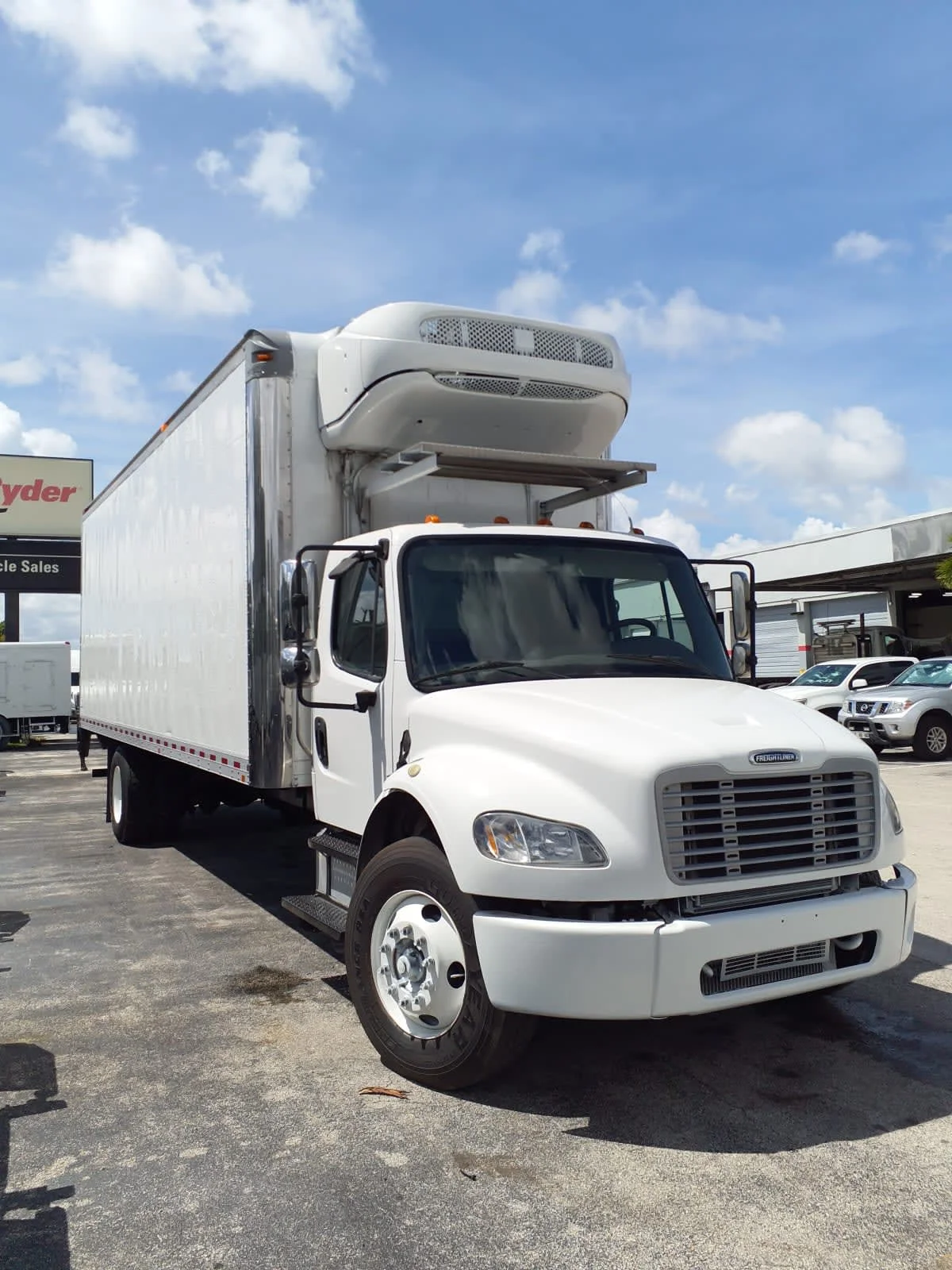 2018 Freightliner M2 106 - image 3