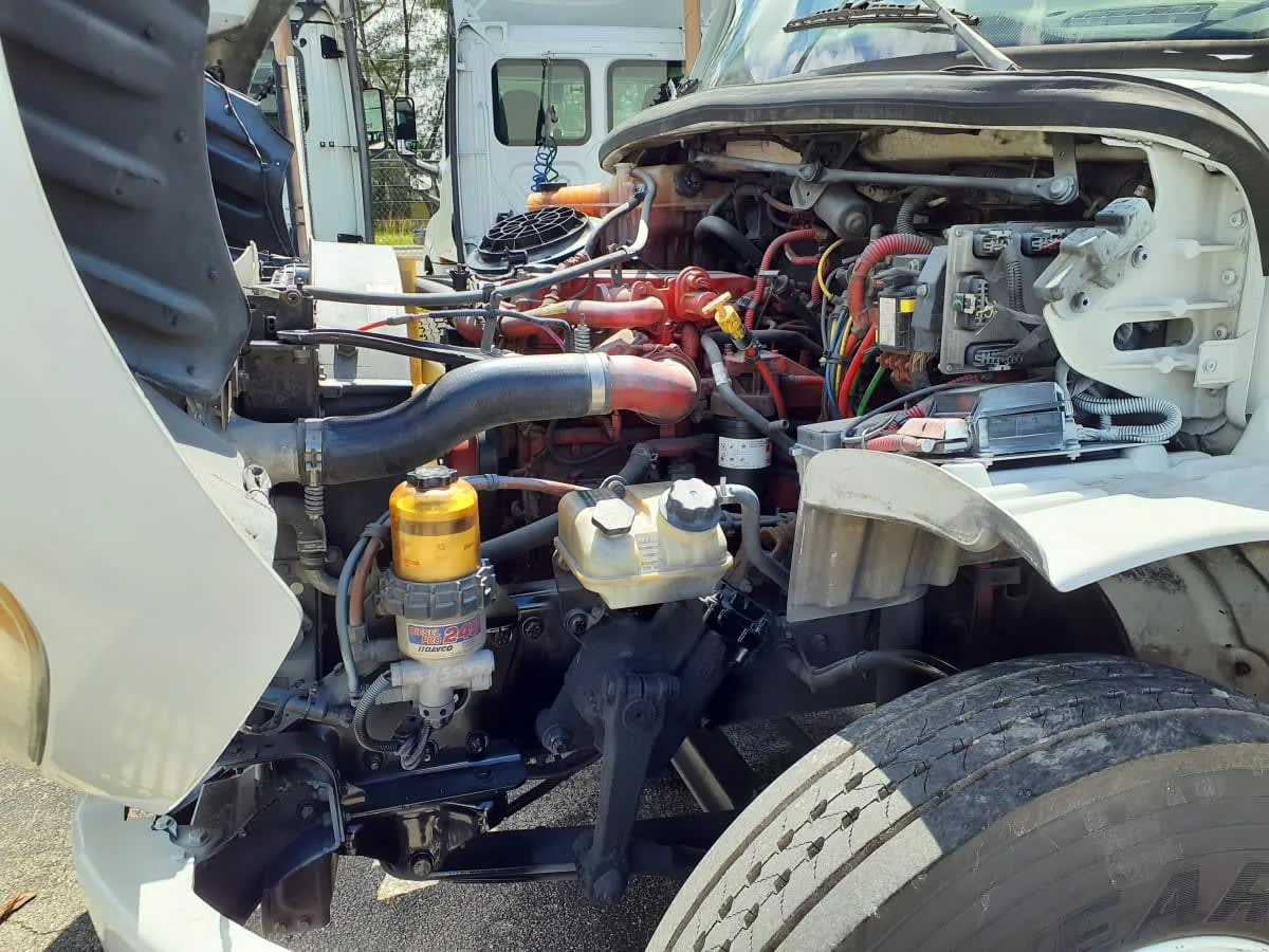 2018 Freightliner M2 106 in Miami, FL — photo 10