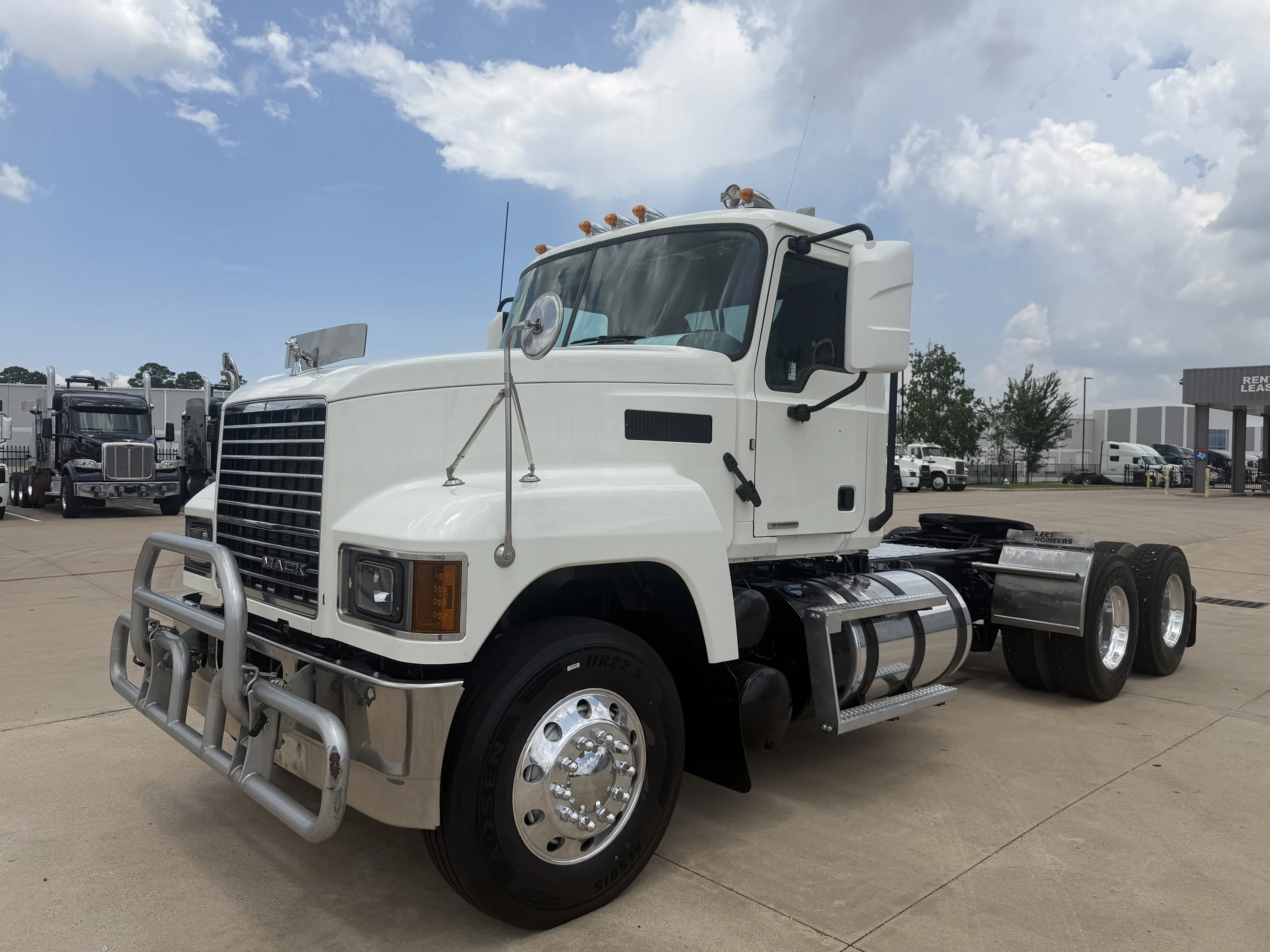 2020 Mack Pinnacle