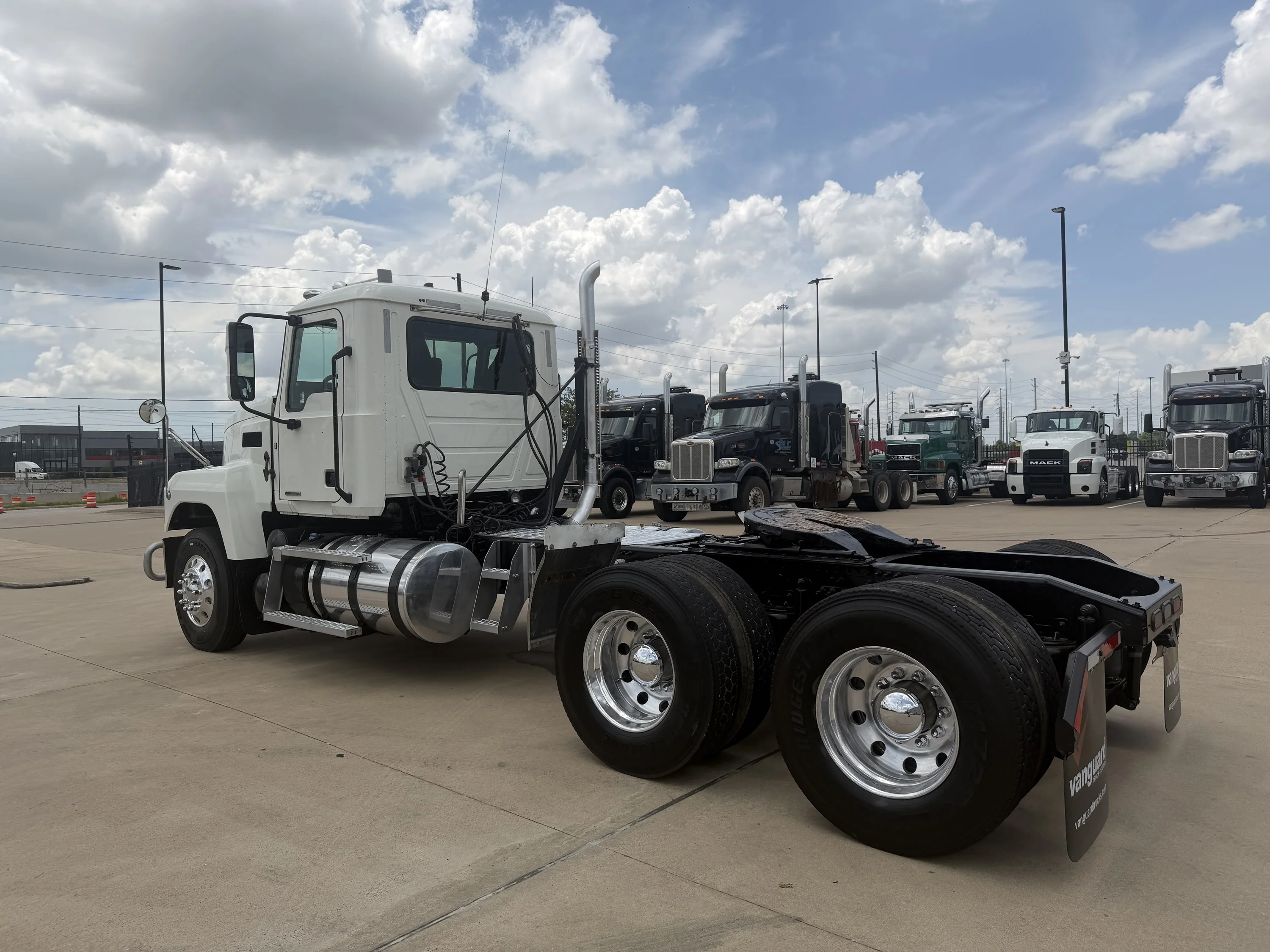 2020 Mack Pinnacle in Houston, TX — photo 7