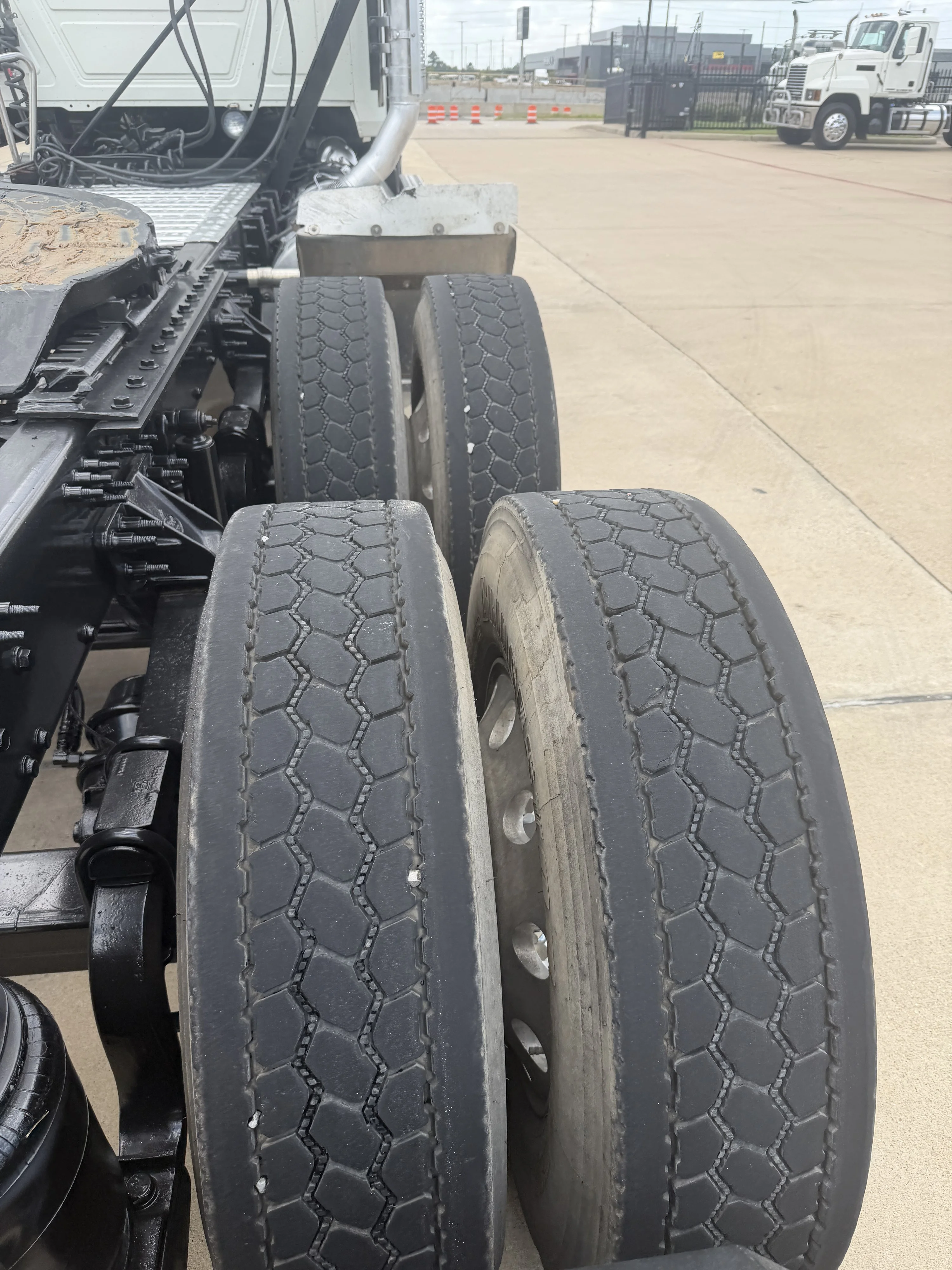 2020 Mack Pinnacle in Houston, TX — photo 17