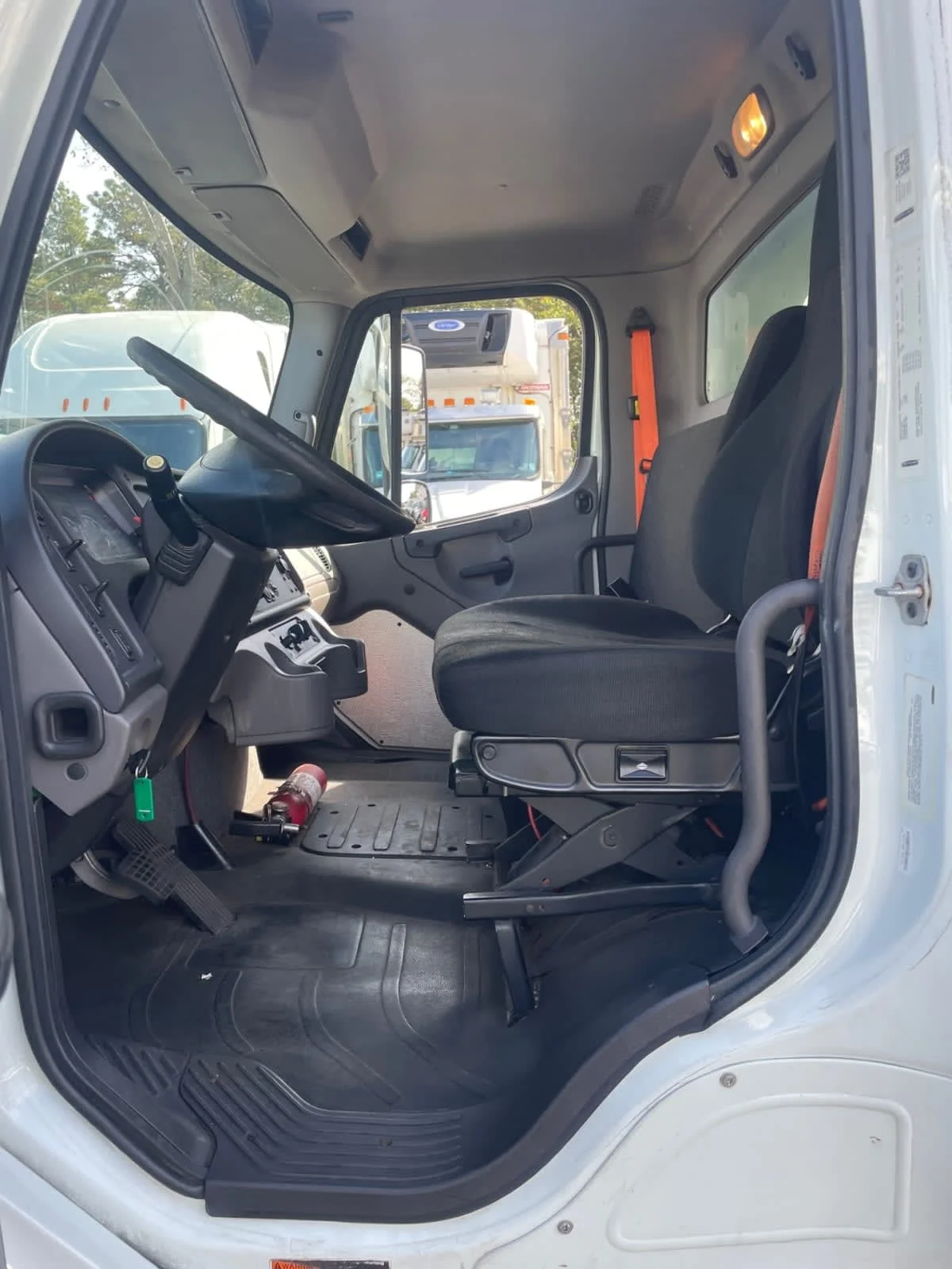 2018 Freightliner M2 106 - image 7