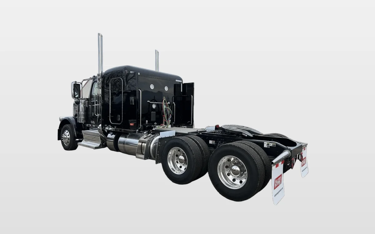 2027 Peterbilt - image 1