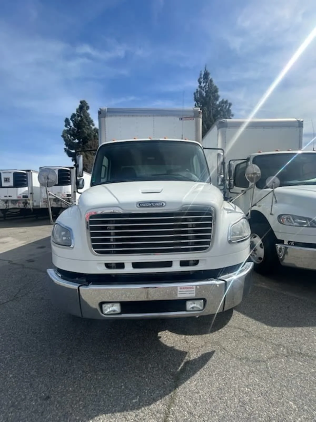 2017 Freightliner M2 106 - image 2