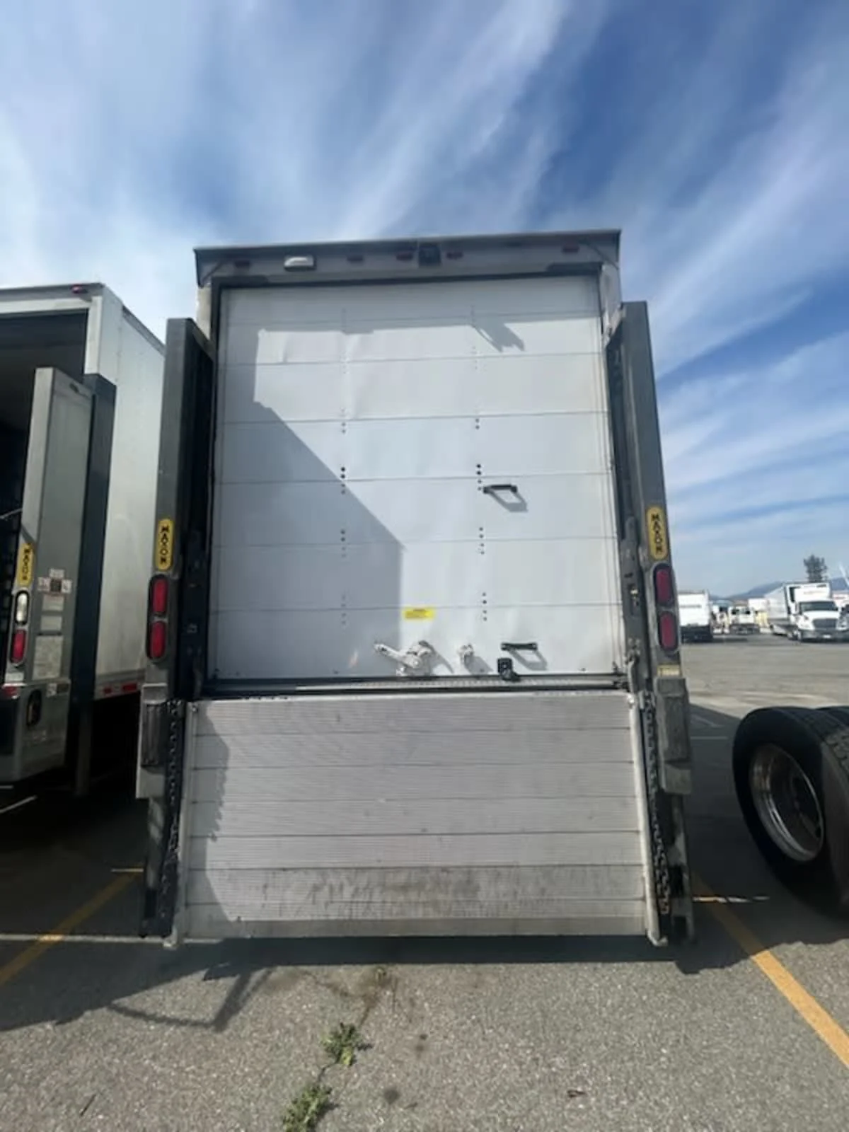 2017 Freightliner M2 106 - image 5