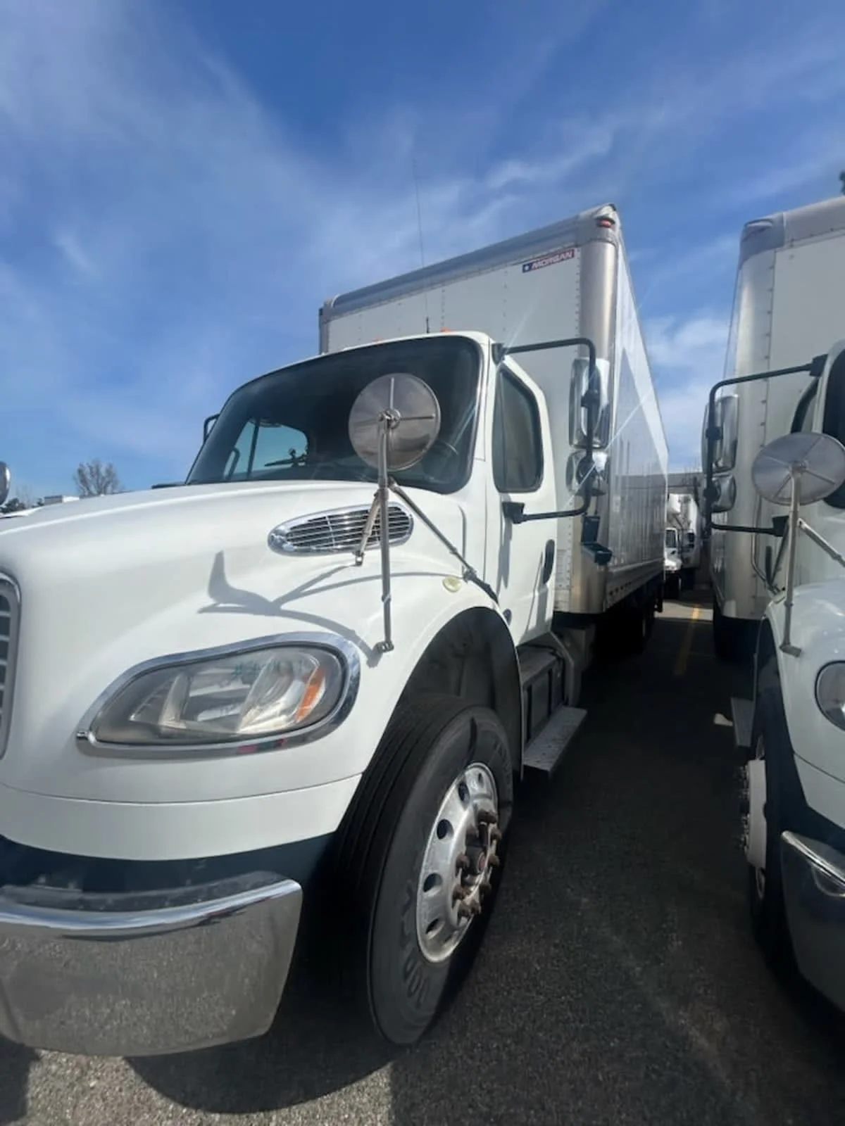 2017 Freightliner M2 106 - image 3