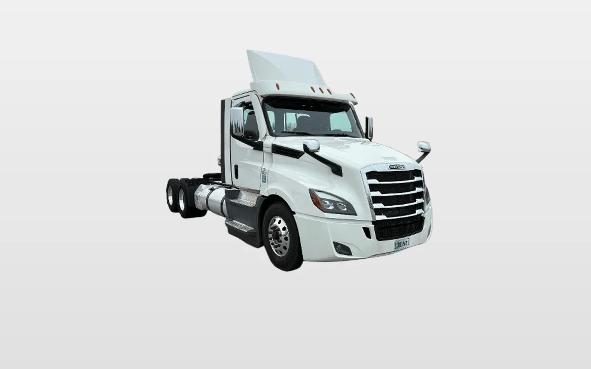2022 Freightliner Cascadia - image 1