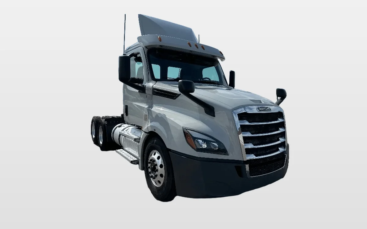 2020 Freightliner Cascadia - image 1