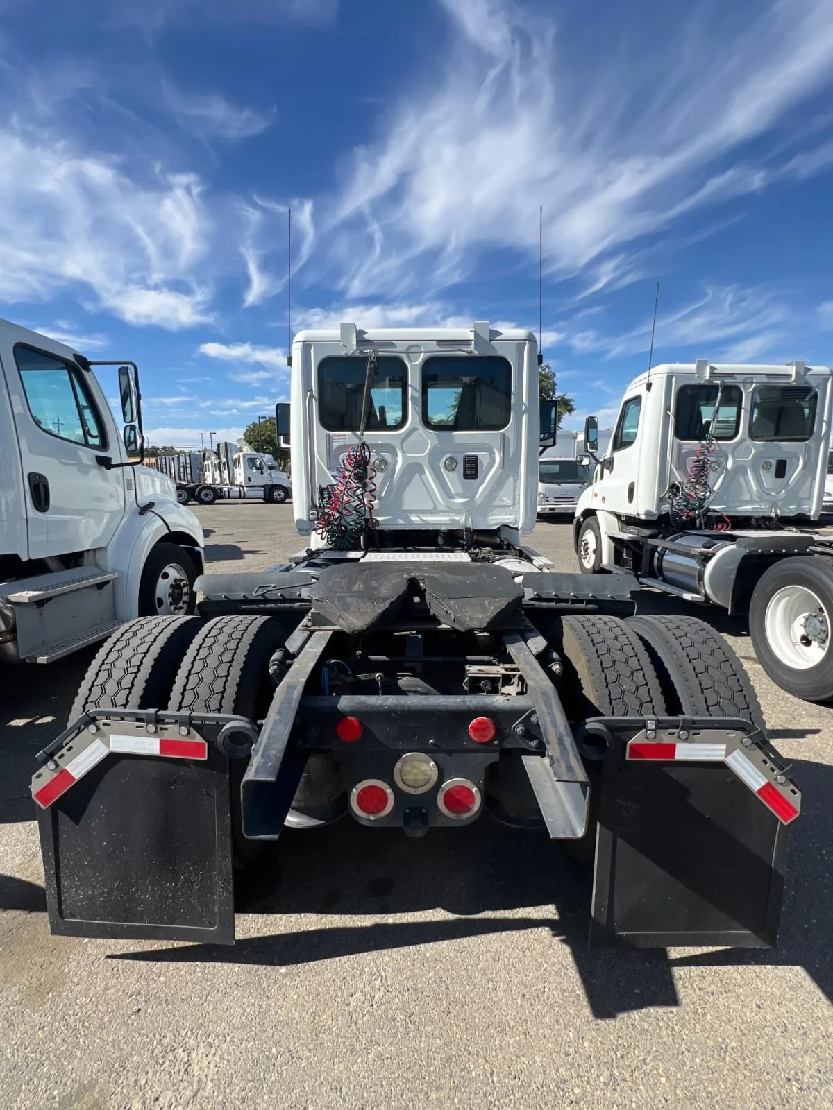 2015 Freightliner Cascadia - image 5