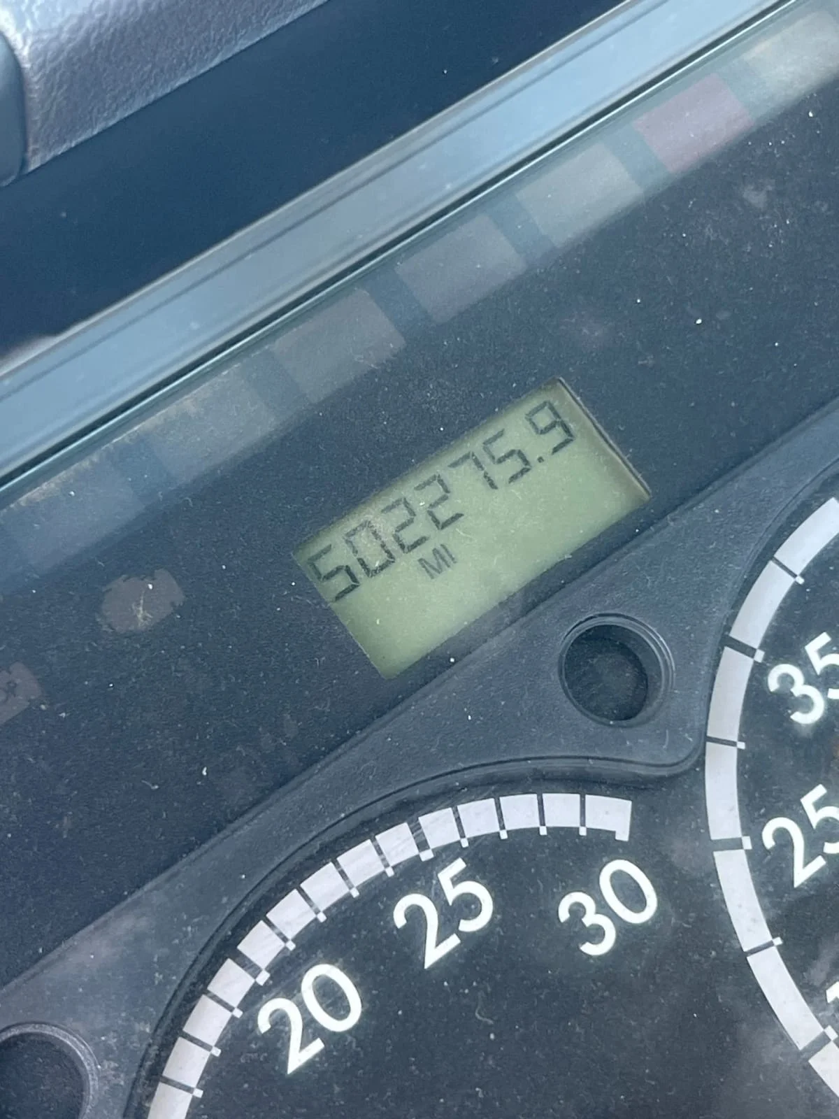 2015 Freightliner Cascadia - image 9