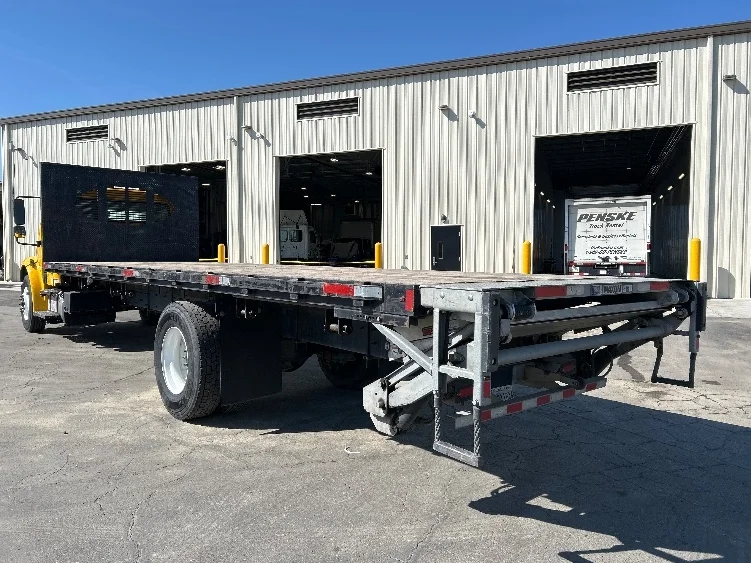 2020 Freightliner M2 106 in Fresno, CA — photo 6
