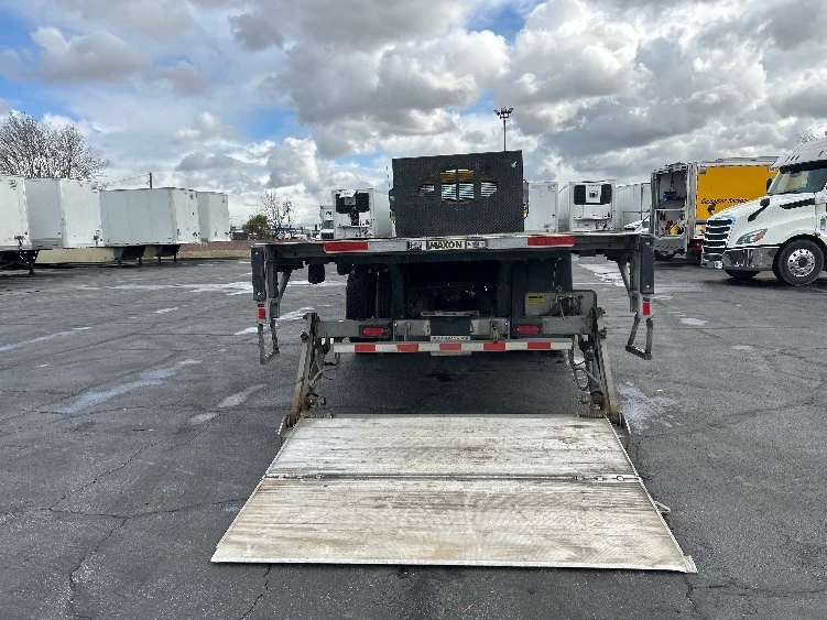 2020 Freightliner M2 106 in Fresno, CA — photo 9