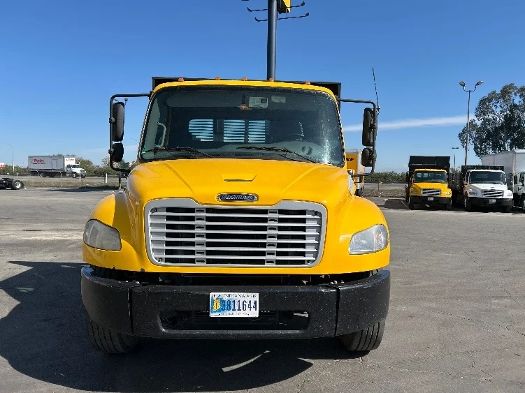 2020 Freightliner M2 106 in Fresno, CA — photo 2