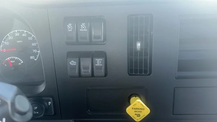 2025 Peterbilt 536 - image 18