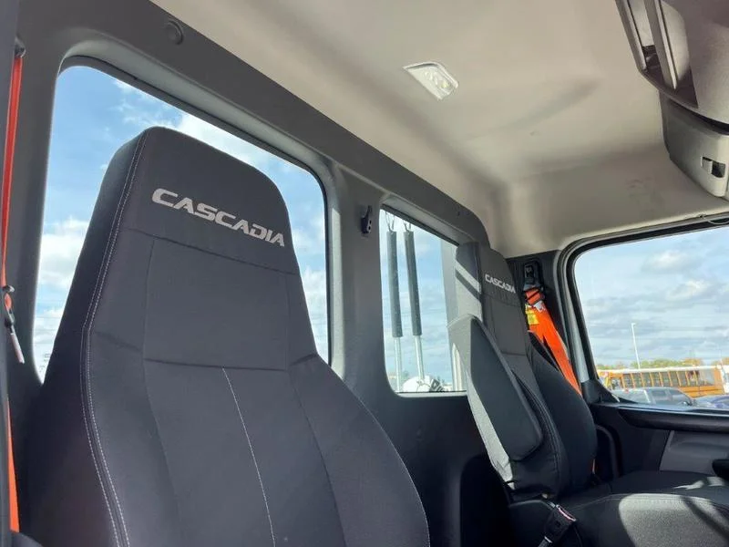 2027 Freightliner Cascadia - image 11