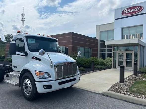2025 Peterbilt 536 - image 3