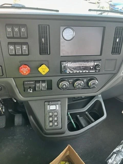 2025 Peterbilt 536 in Broadview Hts, OH — photo 9