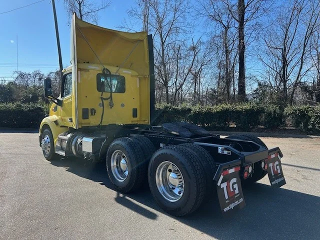 2021 Peterbilt 579 in Charlotte, NC — photo 8