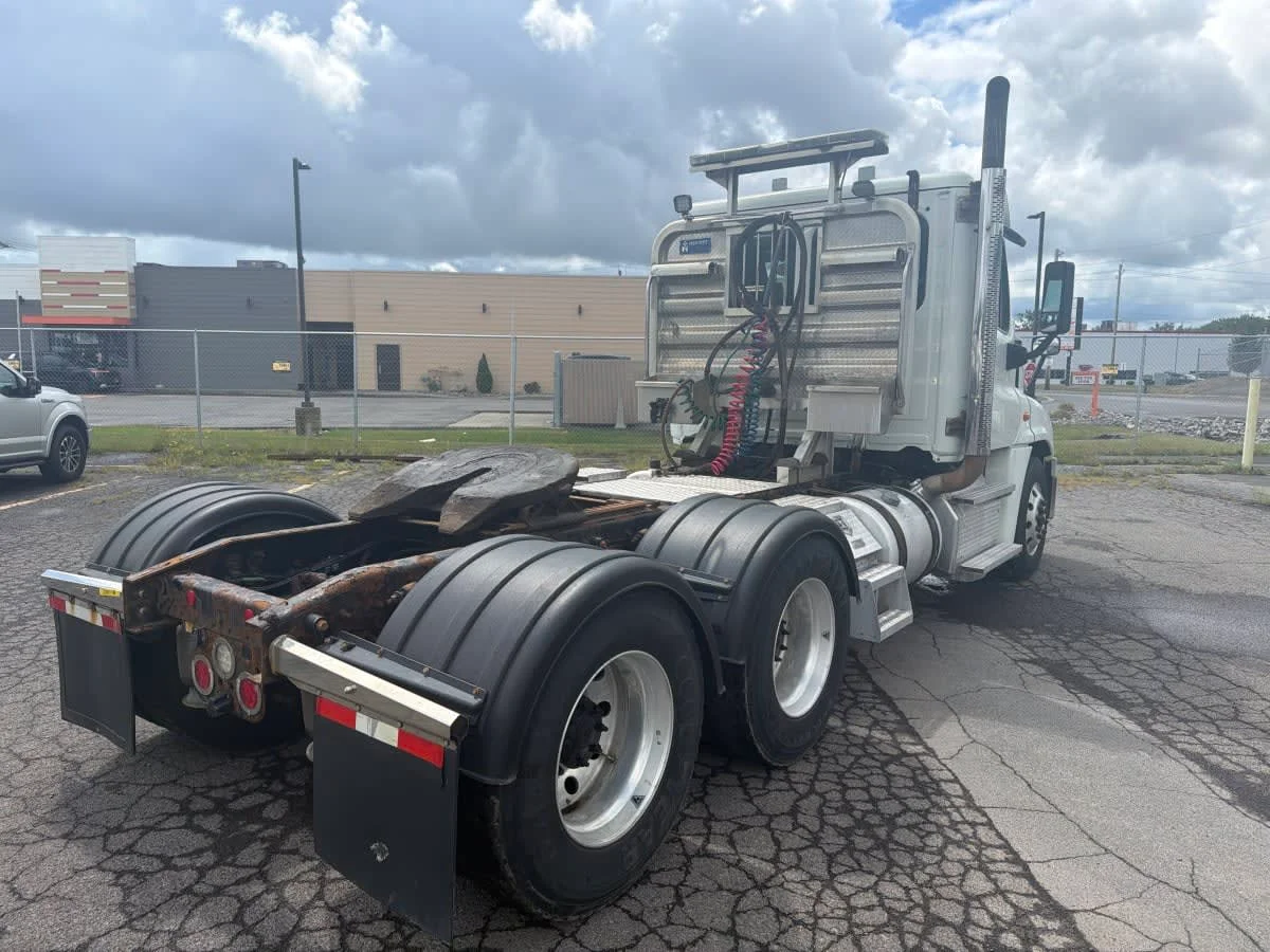 2020 Freightliner Cascadia in Syracuse, NY — photo 4