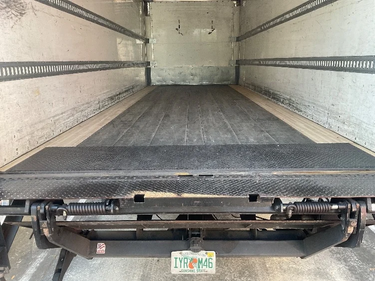 2018 Freightliner M2 106 - image 9