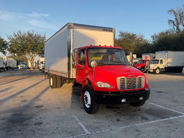 2018 Freightliner M2 106 in Tampa, FL