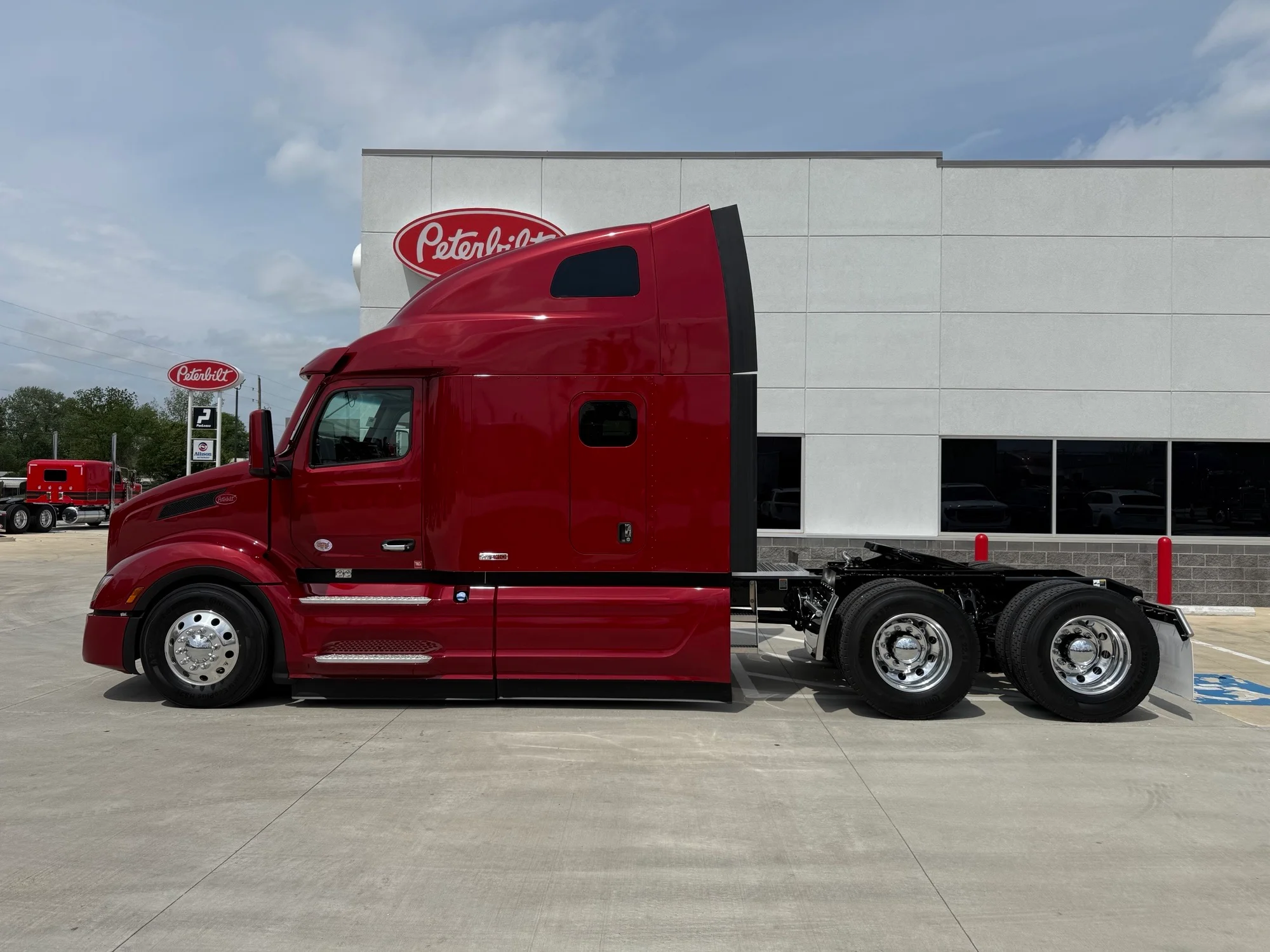 2027 Peterbilt 579 in Lowell, AR — photo 2