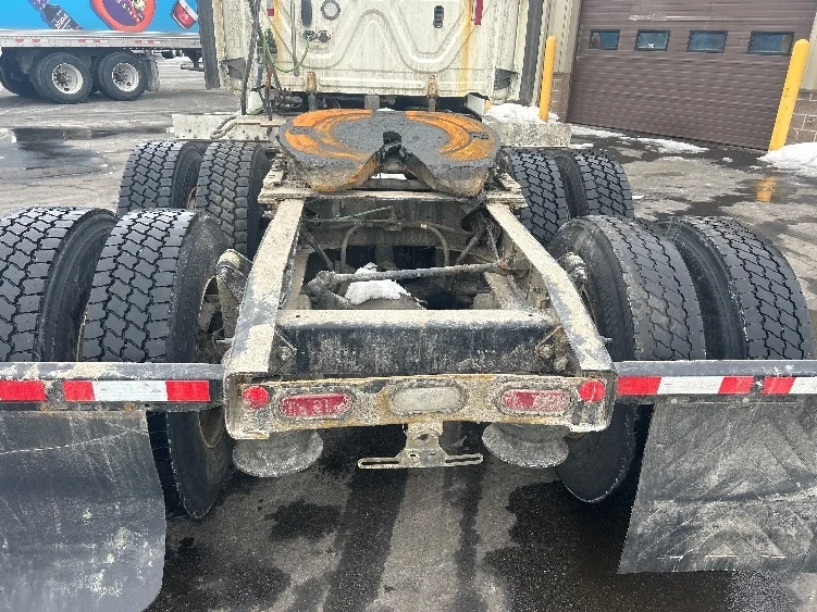 2018 Freightliner Cascadia - image 6