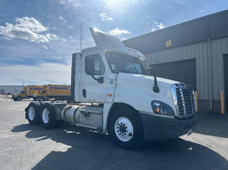 2018 Freightliner Cascadia in Londonderry, NH