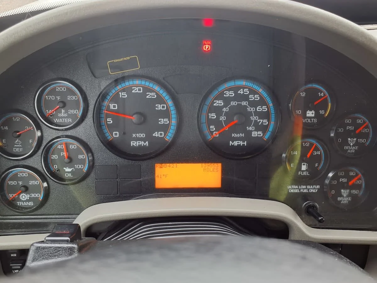 2018 International 4300 - image 11