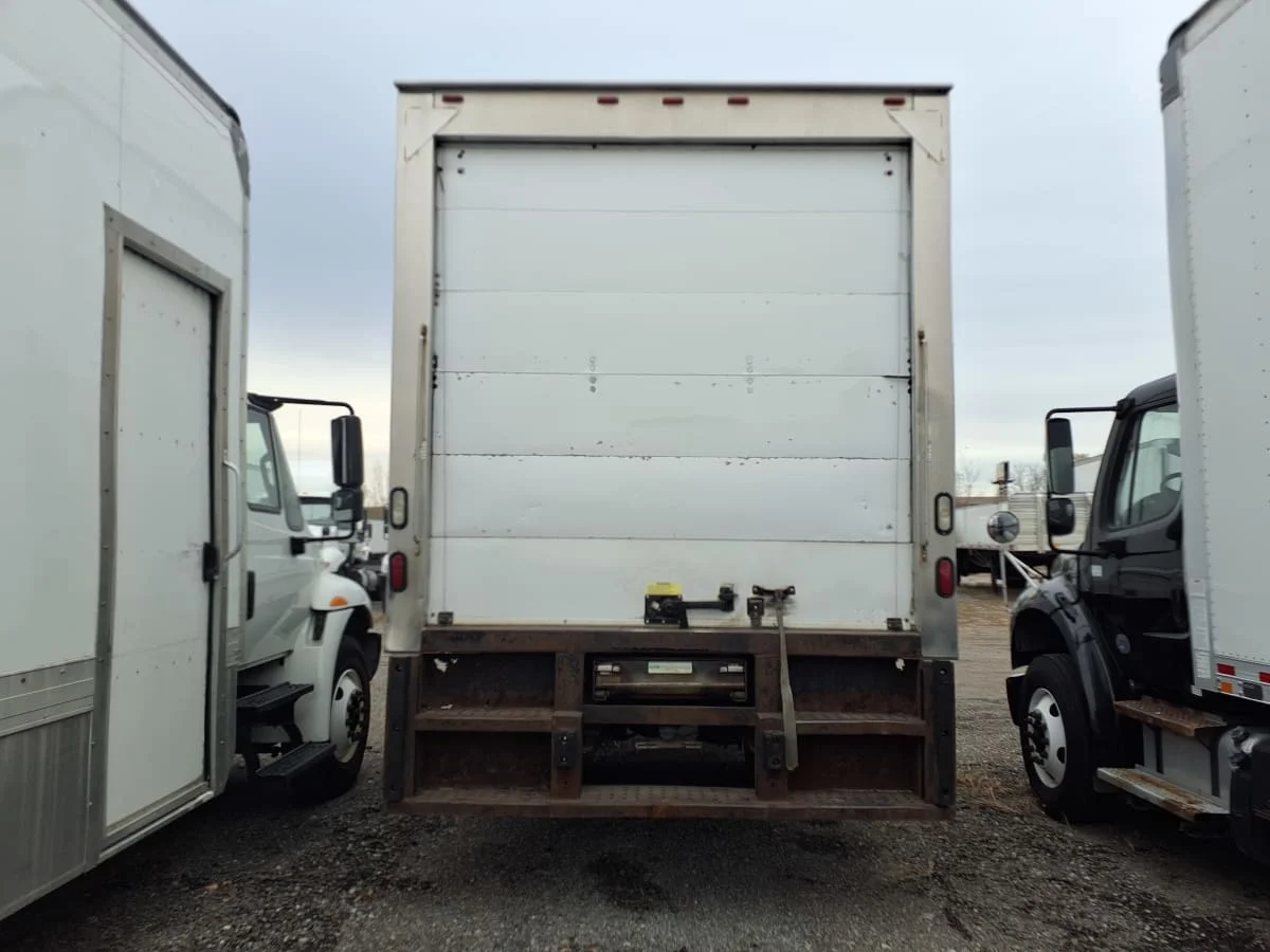 2018 International 4300 - image 5