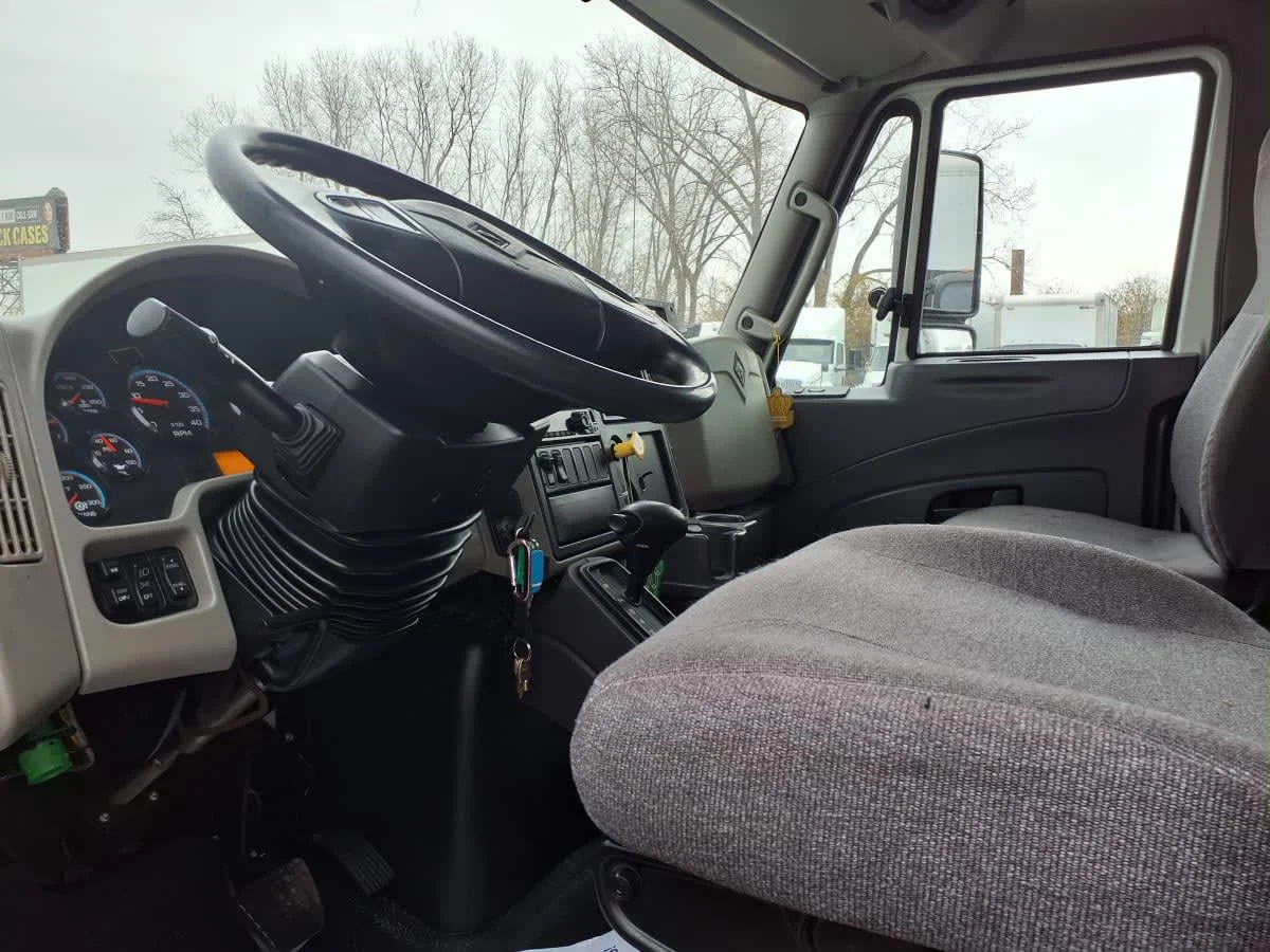 2018 International 4300 in Taylor, MI — photo 8